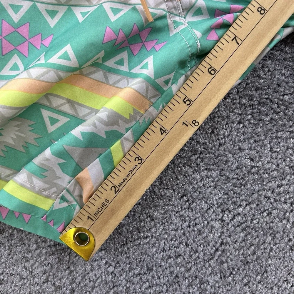 Chubbies Mens 2XL En Fuegos Aztec 5.5 Inseam Swim Trunks Geometric Print